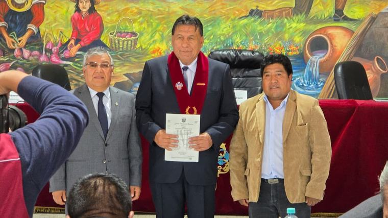 Arequipa: Rolando Bedregal hace proselitismo político, luego de jurar como alcalde (VIDEO)