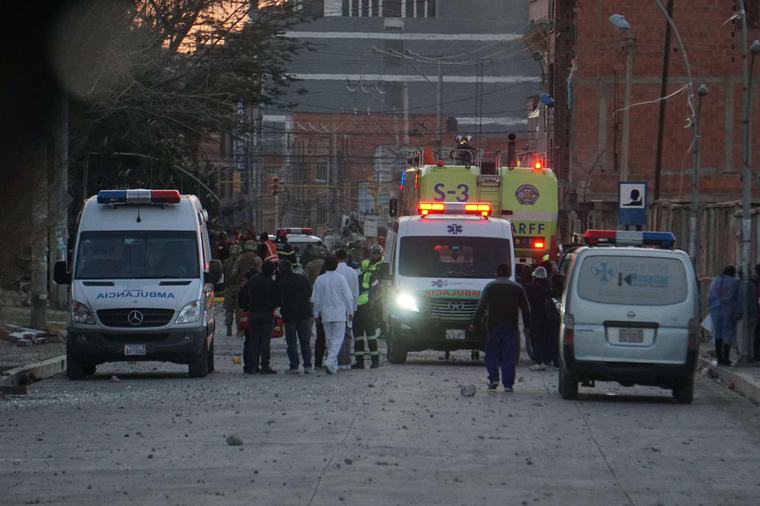 Dos muertos y 59 heridos tras explosión en recinto militar en Bolivia