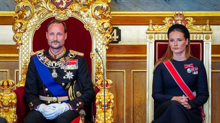 Haakon VIII juró como nuevo rey de Noruega [GALERÍA]