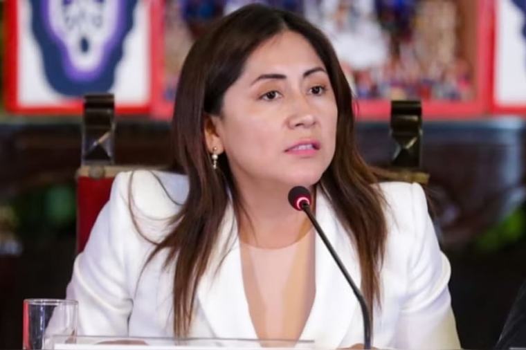 Excongresista Kelly Portalatino fue intervenida por la Policía tras accidente de tránsito