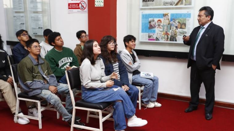 ¿Puede un hijo demandar a sus padres si no quieren pagarle la universidad?