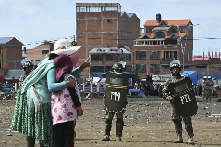 Sube a tres la cifra de fallecidos tras explosiones en cuartel militar de Viacha