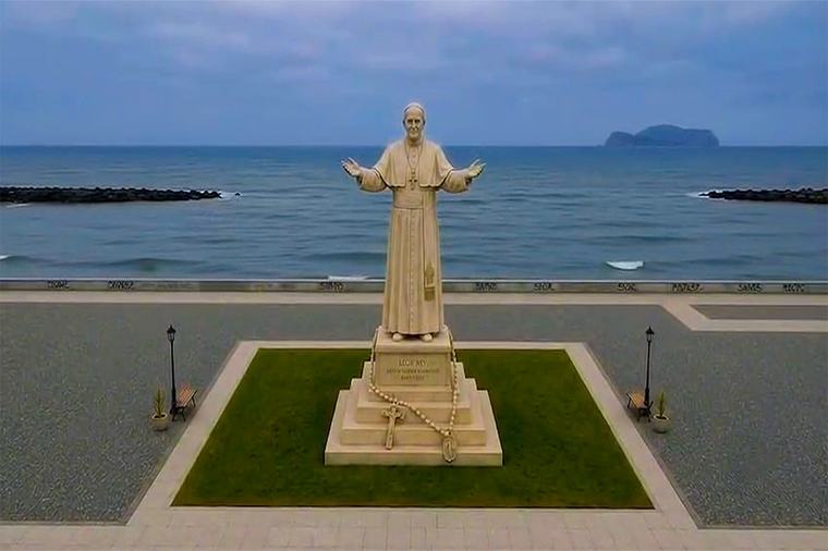 Gigante de la fe: monumental estatua recibirá al papa León XIV
