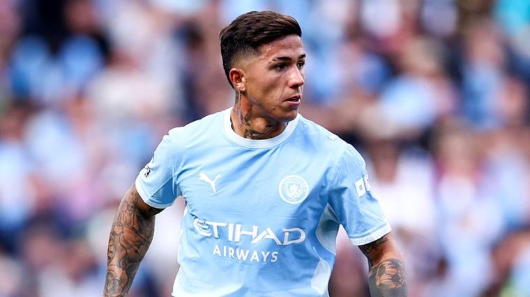 Directo a la cancha: Enzo Fernández debutó con Manchester City tras cambio de último momento
