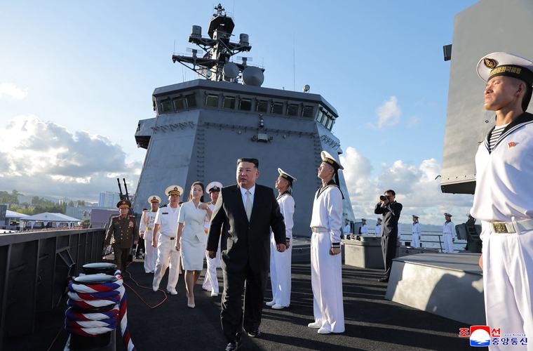 Kim Jong-un anuncia que la marina de Corea del Norte tendrá armas nucleares