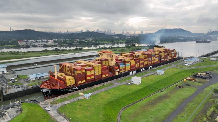 Canal de Panamá inicia reducción de tránsito de buques afectado por El Niño