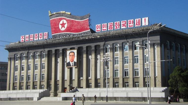 Corea del Norte incorpora un destructor a su sistema nuclear ante maniobras de aliados de EE.UU.