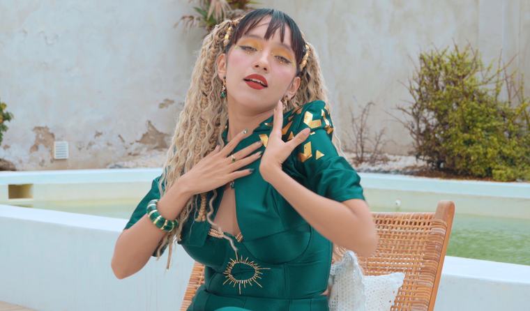 Cantante Qorianka presenta ‘Ruway’, la cumbia en quechua que suena en ‘Al fondo hay sitio’