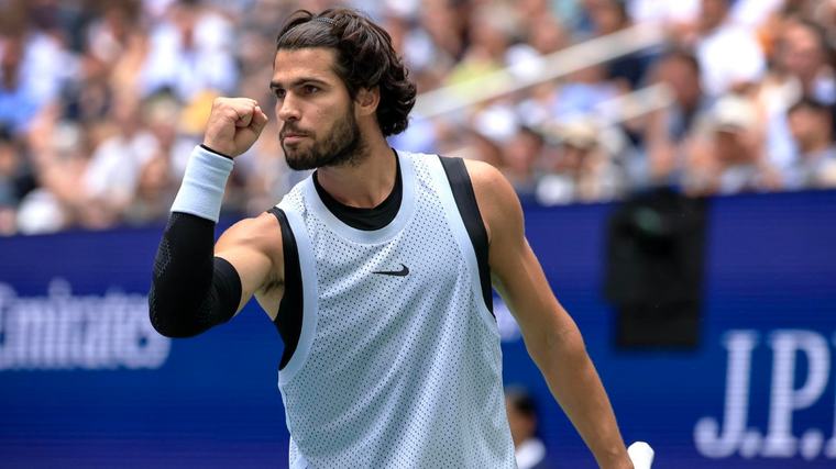 Carlos Alcaraz mete miedo: aplastó 3-0 a Tommy Paul y clasificó a los cuartos de final del US Open