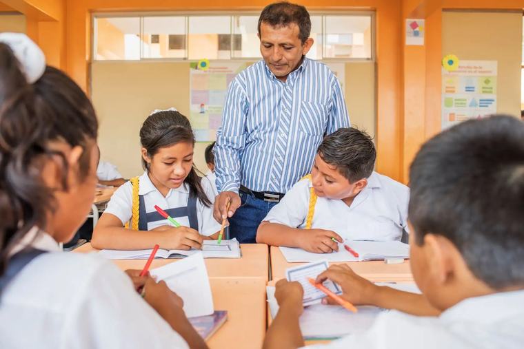 Minedu: transfieren S/169 m para asignaciones a docentes y auxiliares ¿a quién beneficia?