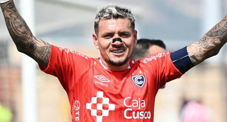 En el top 3: Carlos Garcés sigue haciendo historia en Cienciano y se acerca cada vez más a ser el máximo goleador histórico