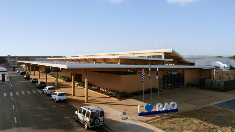 Doutor Leite Lopes State Airport / Bacco Arquitetos Associados
