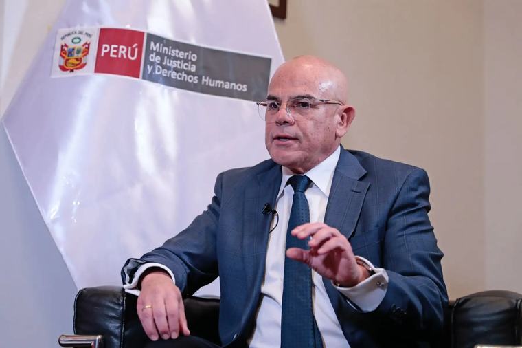 Medidas en penales buscan reestablecer el orden, afirma ministro de Justicia