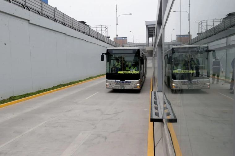 Metropolitano inicia pruebas en nuevo tramo de la Vía Expresa Grau que conectará con la Línea 1 del Metro de Lima