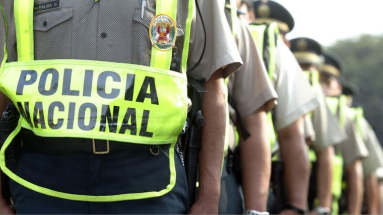 Puno: tres policías fueron denunciados por presuntamente pedir dinero a una joven para no ser detenida