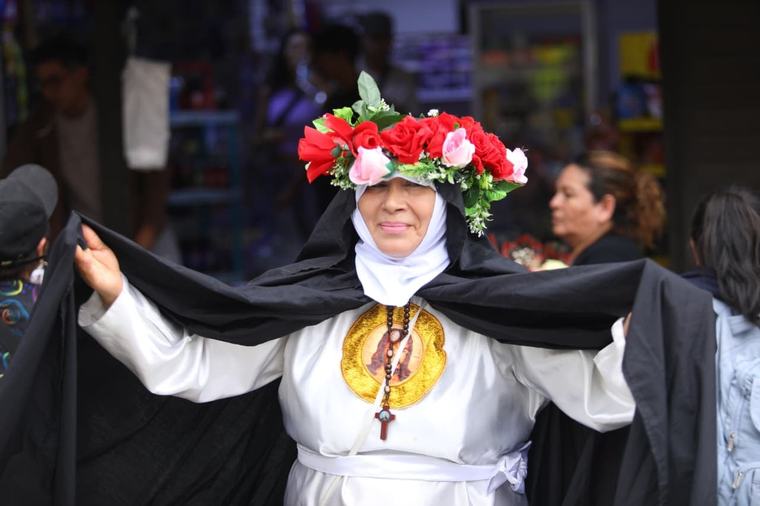 Fe y tradición: miles de fieles llegan este domingo al santuario de Santa Rosa de Lima