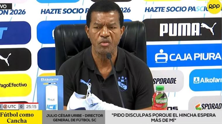 Julio César Uribe se quebró en conferencia: dice que no es "normal" la agresión y que permanecerá en Sporting Cristal